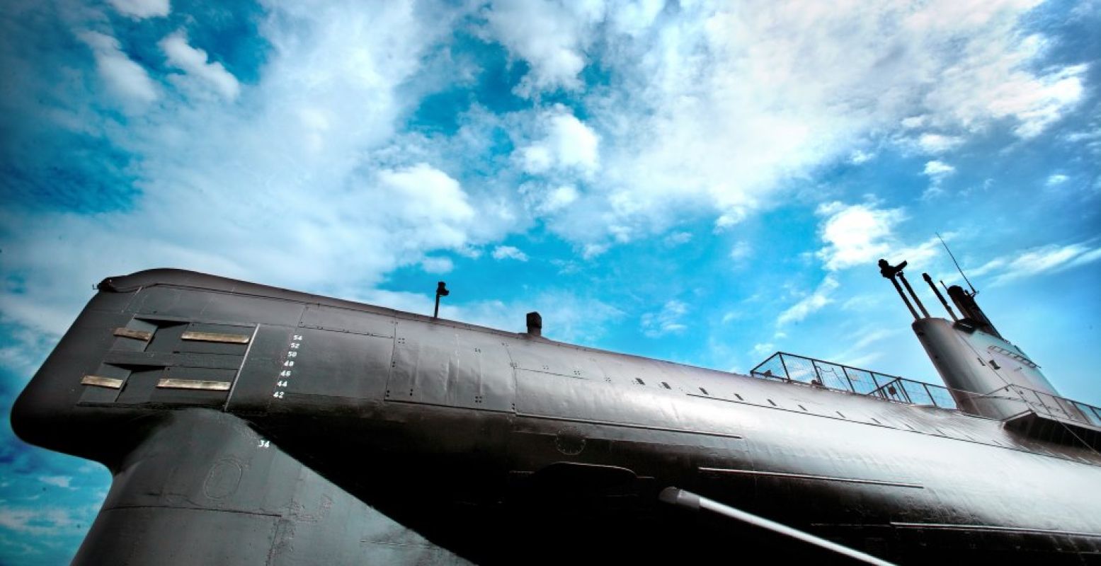 De enorme onderzeeboot Tonijn in het Marinemuseum. Foto: Marinemuseum