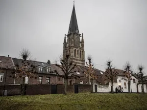 Sint Petruskerk Sint Petruskerk tijdens kerst. Foto: Visit Zuid-Limburg