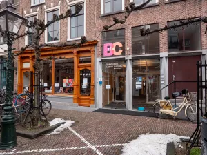 Bibliotheek en Cultureel Centrum BplusC Foto: Leiden&Partners