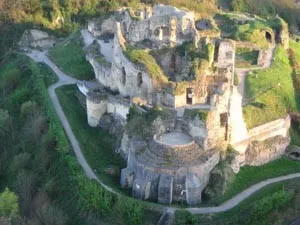 De burcht met fantastisch uitzicht. Foto: Kasteelruïne & Fluweelengrot Valkenburg