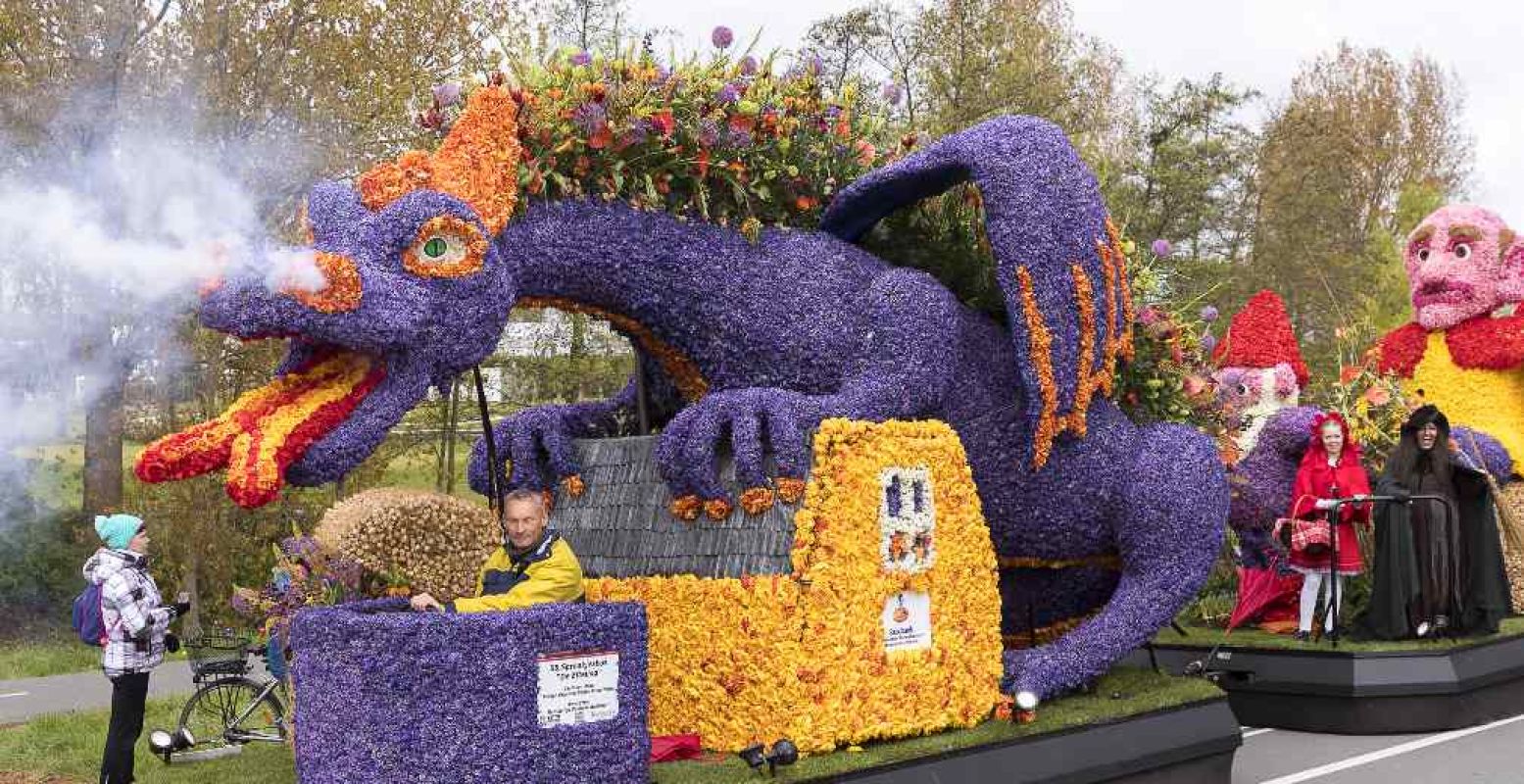 ...zoals deze draak! Foto: Bloemencorso van de Bollenstreek © Sven van der Vlugt