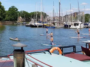 SUP Spirit Suppen in Hoorn of een andere stad. Foto: DagjeWeg.NL © Tonny van Oosten