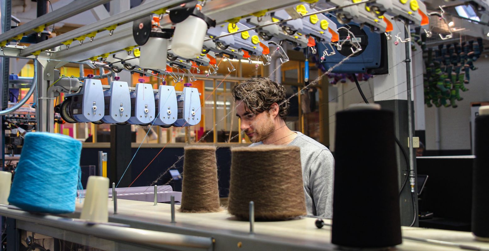 Met je neus bovenop de nieuwste technieken in het Textielmuseum. Foto: DagjeWeg.NL