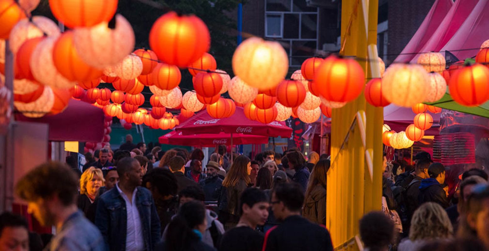 In meerdere wijken in Amsterdam, Rotterdam en Den Haag zijn Aziatische markten. © Evert Buitendijk Fotografie.