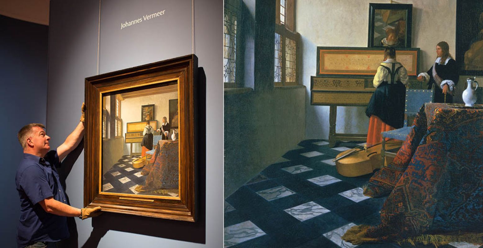 Links: Installatie 'De muziekles' van Johannes Vermeer. Rechts: Johannes Vermeer (1632-1675), Dame aan het virginaal met een heer ('De muziekles'), c.1660-1662, Royal Collection Trust / © Hare Majesteit Koningin Elizabeth II 2016