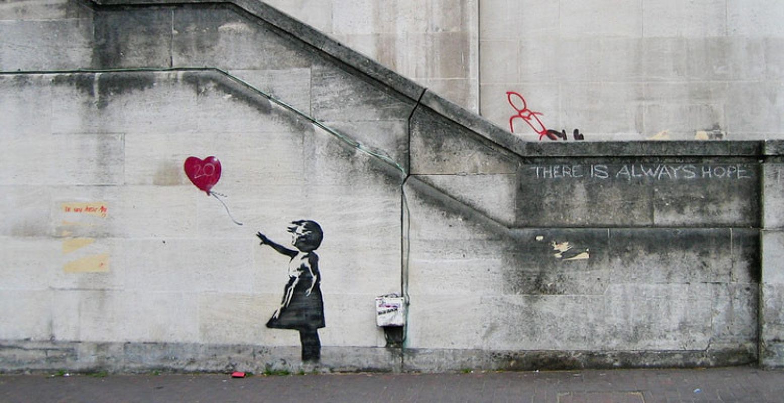 Girl with a Balloon by Banksy. Foto:  https://www.flickr.com/photos/dropstuff/2840632113 ,  CC BY-SA 2.0 