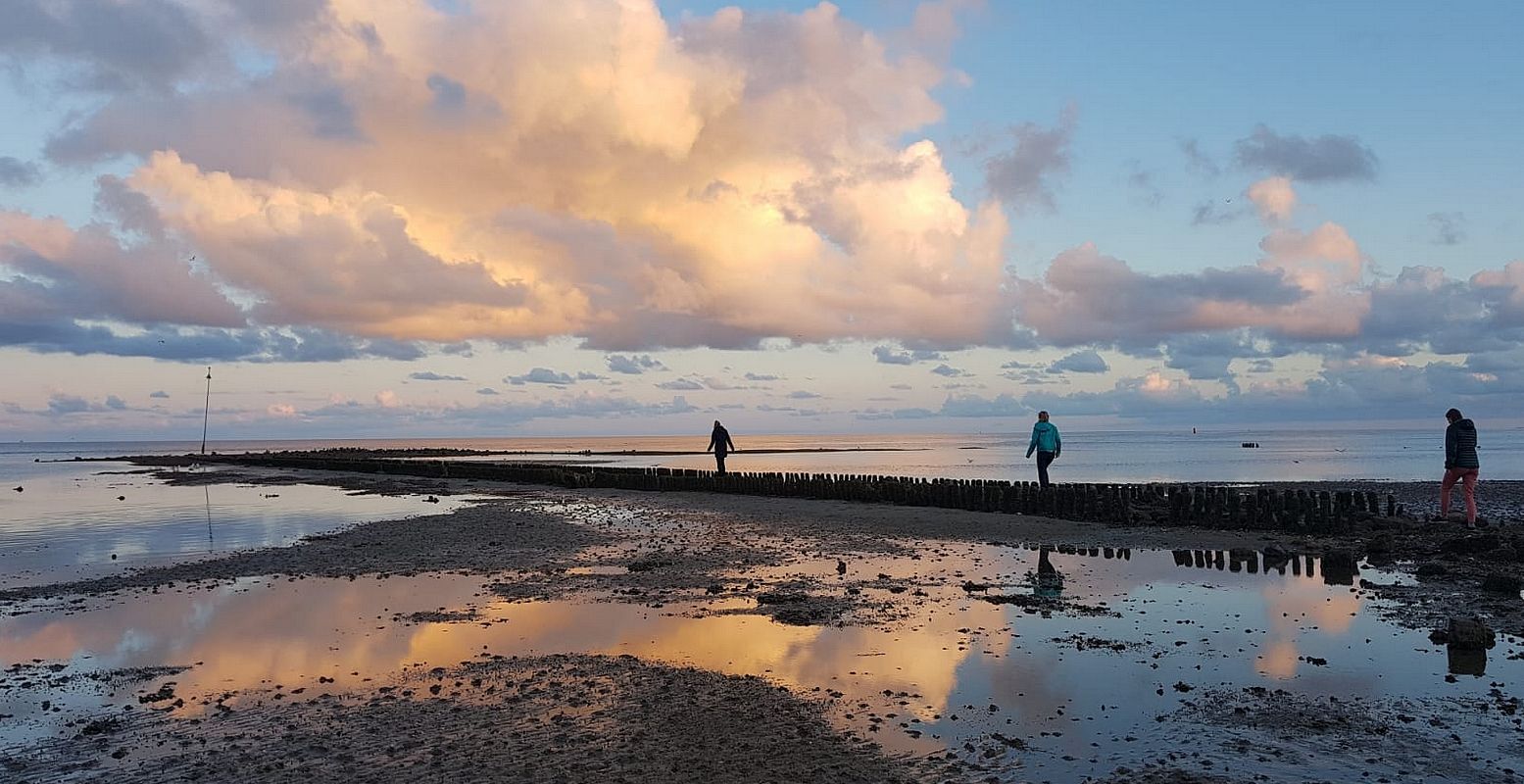 Voordelig uitwaaien? Ga naar het strand. Foto: Nikki Arendse