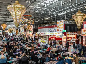 Op culinaire wereldreis in de Food Hal. Foto: De Bazaar Beverwijk.