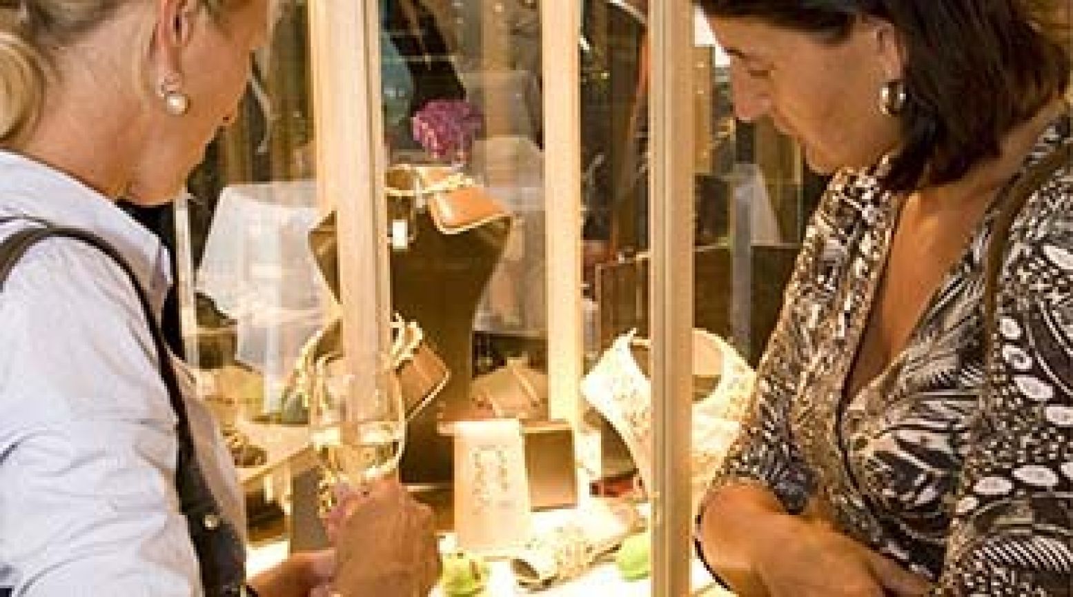 Op je gemak langs de mooiste sieraden, horloges en zilverwerken. Foto: Interevent Op je gemak langs de mooiste sieraden, horloges en zilverwerken. Foto: Interevent