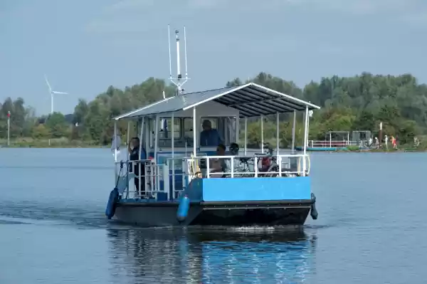 Vaar langs forten met voetveer Liniepont Foto ge&uuml;pload door gebruiker Waterlinie Evenement