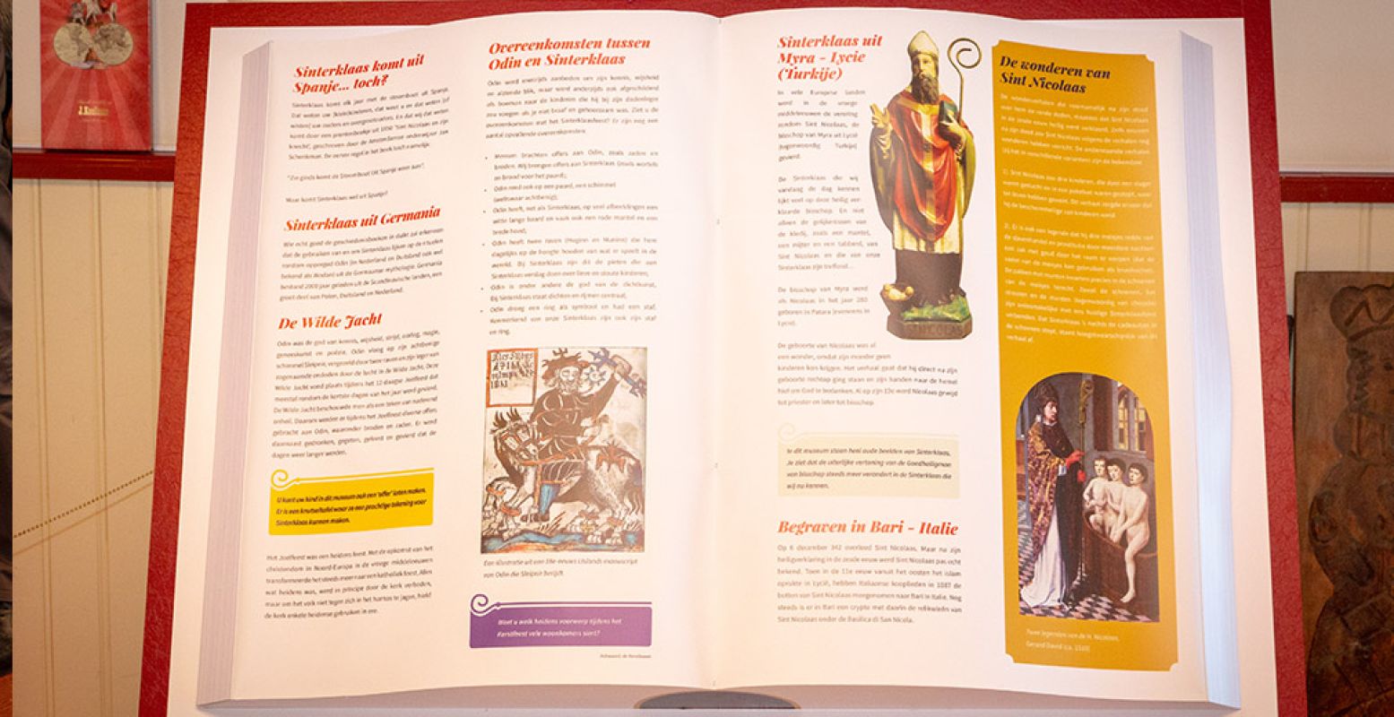 Het verhaal over het Sinterklaasfeest in grote boeken. Foto: Nationaal Sinterklaasmuseum