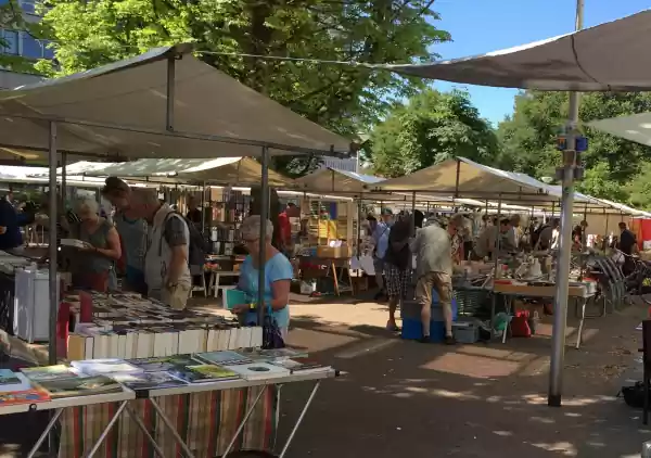 Delftse Boekenmarkt op 19 juli 2026 Delftse boekenmarkt. Foto: Dorry Mulder