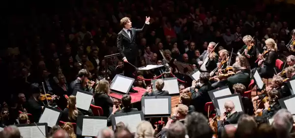 Klaus Mäkela dirigeert Mahler 7 bij het Concertgebouworkest © Eduardus Lee | Foto ge&uuml;pload door gebruiker concertgebouw