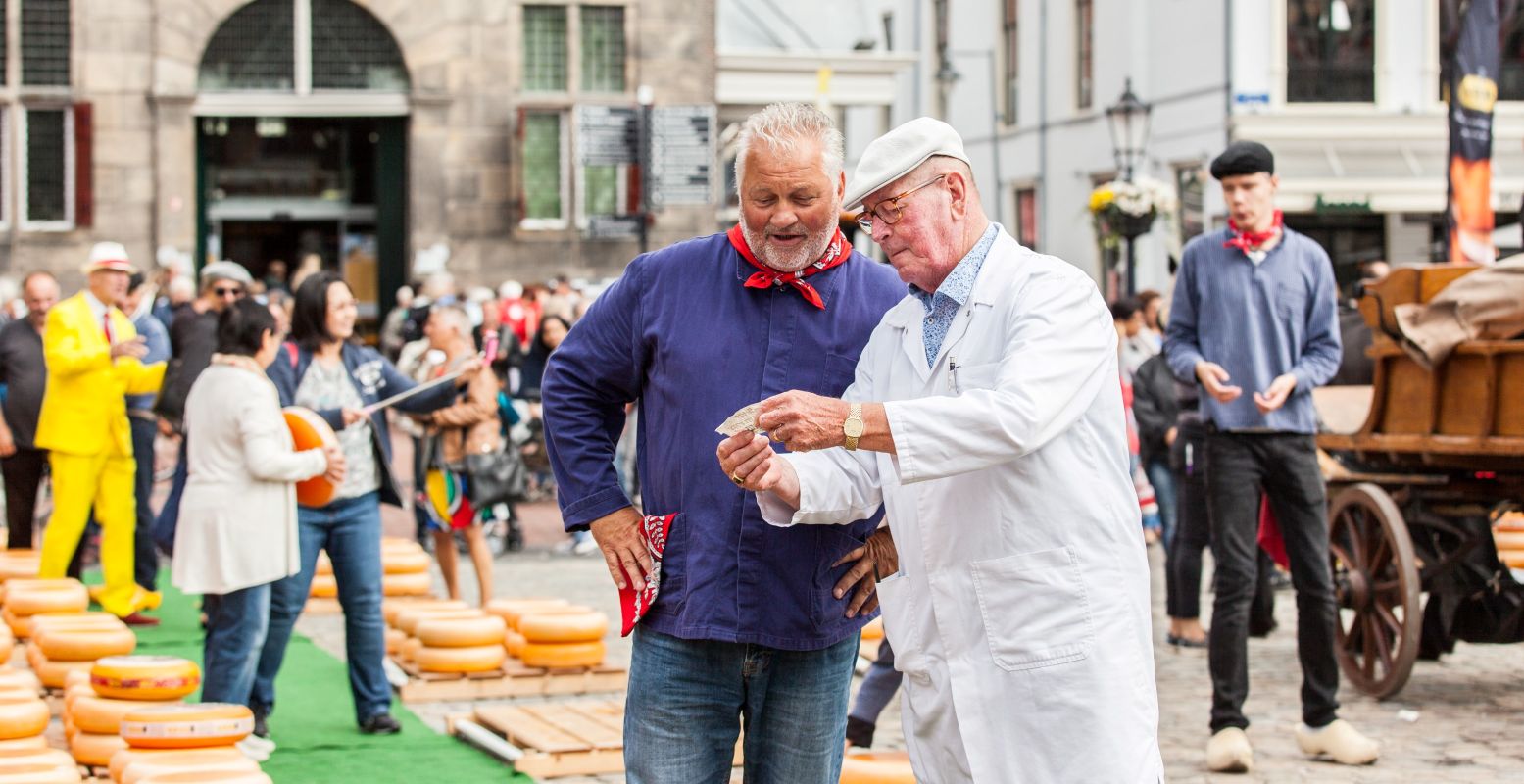Bekijk het bijzondere schouwspel en ontdek hoe de kaas vroeger werd verhandeld. Foto: VVV Gouda
