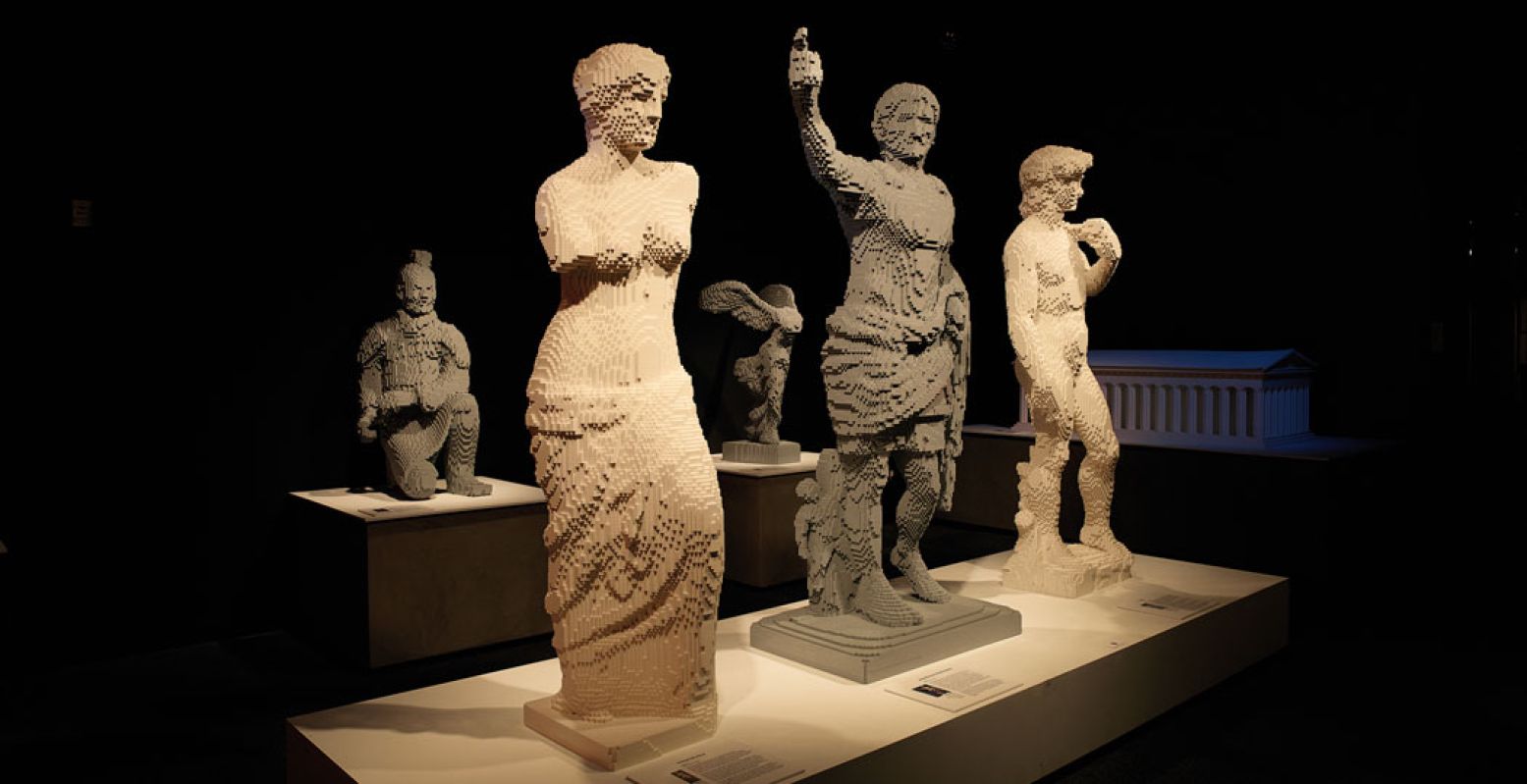 Van links naar rechts: Venus de Milo (18.483 steentjes), Augustus (22.300 steentjes) en David (16.349 steentjes). Foto: The Art of the Brick.