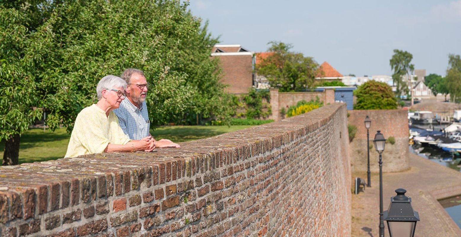 Uitzicht vanuit de Nutstuin van het Hofje van Mevrouw van Aerden. Foto: Tussen Lek & Linge © Hans van Vrouwerf