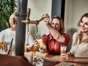 Alfa Bier De bierproeverij van Alfa Bier is een onvergetelijke ervaring. Foto: Alfa Bier