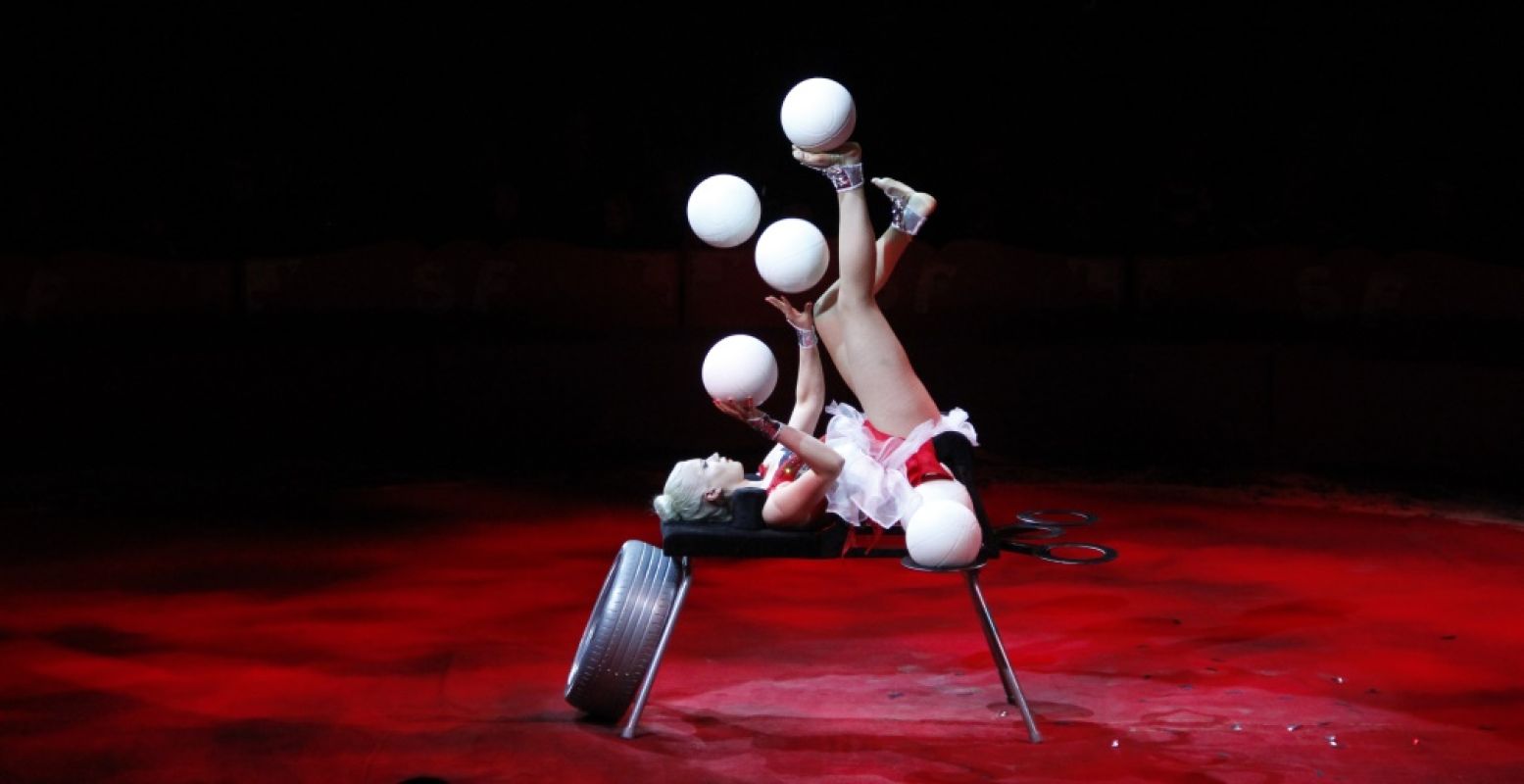 Pipsa Ilpala in actie. Foto: Internationaal Circusfestival