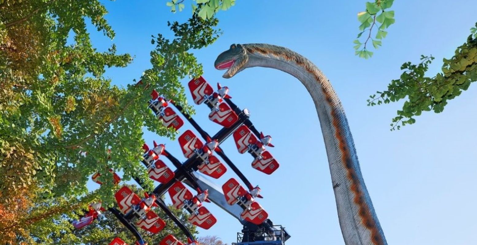 De hele maand oktober kun je overal in het attractiepark dino's spotten. Foto: Duinrell.