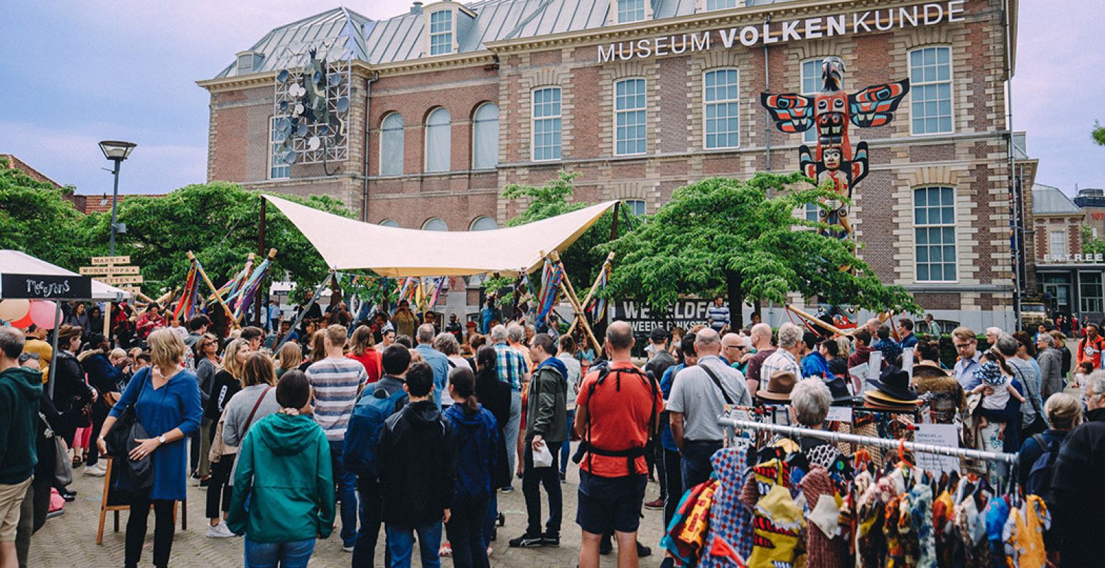 Op de Wereldfair in de tuin van Museum Volkenkunde ontdek je de hele wereld. Foto: Museum Volkenkunde © Marvin Duiker