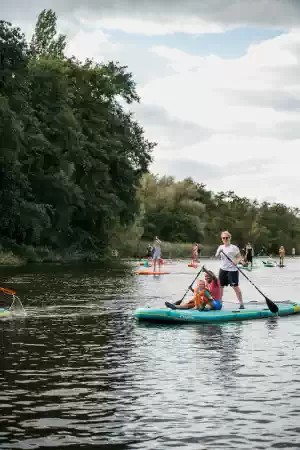 SUP tour met gezin. Foto: Bibian Mentel Foundation SUP tour met gezin. Foto: Bibian Mentel Foundation
