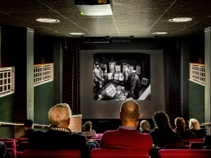 Bekijk historische films in de Filmzaal. Foto: Alphons Nieuwenhuis