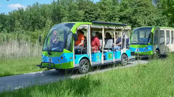 Groep in een ecokar | Foto ge&uuml;pload door gebruiker Staatsbosbeheer.