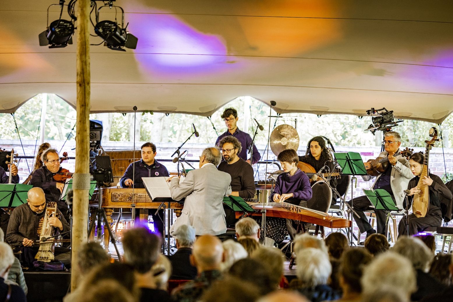 Het Atlas Orkest neemt je mee naar alle windstreken! Foto: © Foppe Schut/Oranjewoud Festival Het Atlas Orkest neemt je mee naar alle windstreken! Foto: © Foppe Schut/Oranjewoud Festival