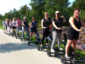 Toeren op een trikke. Foto: Treeker Treks