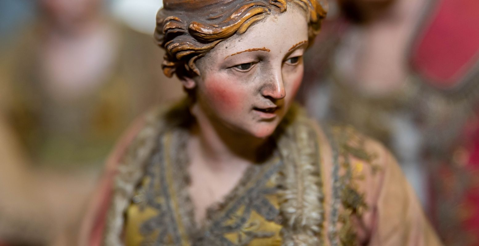 Bewonder de details van de prachtige Napolitaanse beelden. Foto bijgesneden voor DagjeWeg.NL. Foto: Museum Catharijneconvent © Femke Lockefeer