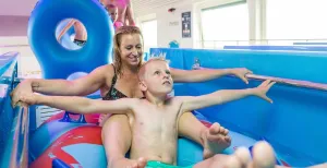 Grootste indoor waterglijbaan ter wereld geopend in Drenthe