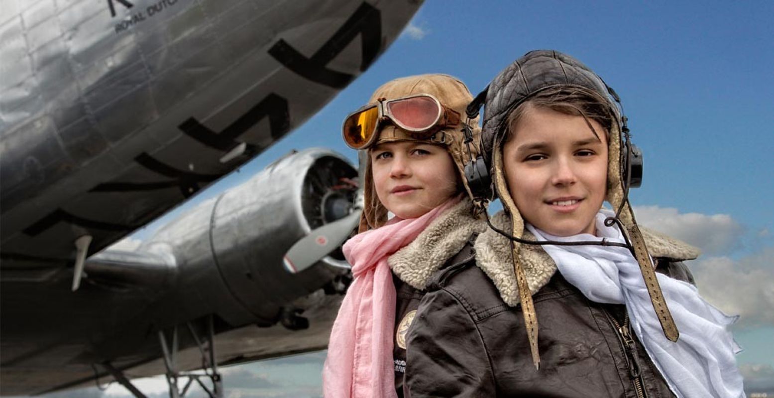 De hoofdrolspelers in Skymania: Enzo (10 jaar, uit Enschede) en Madelief (11 jaar, uit Goirle).