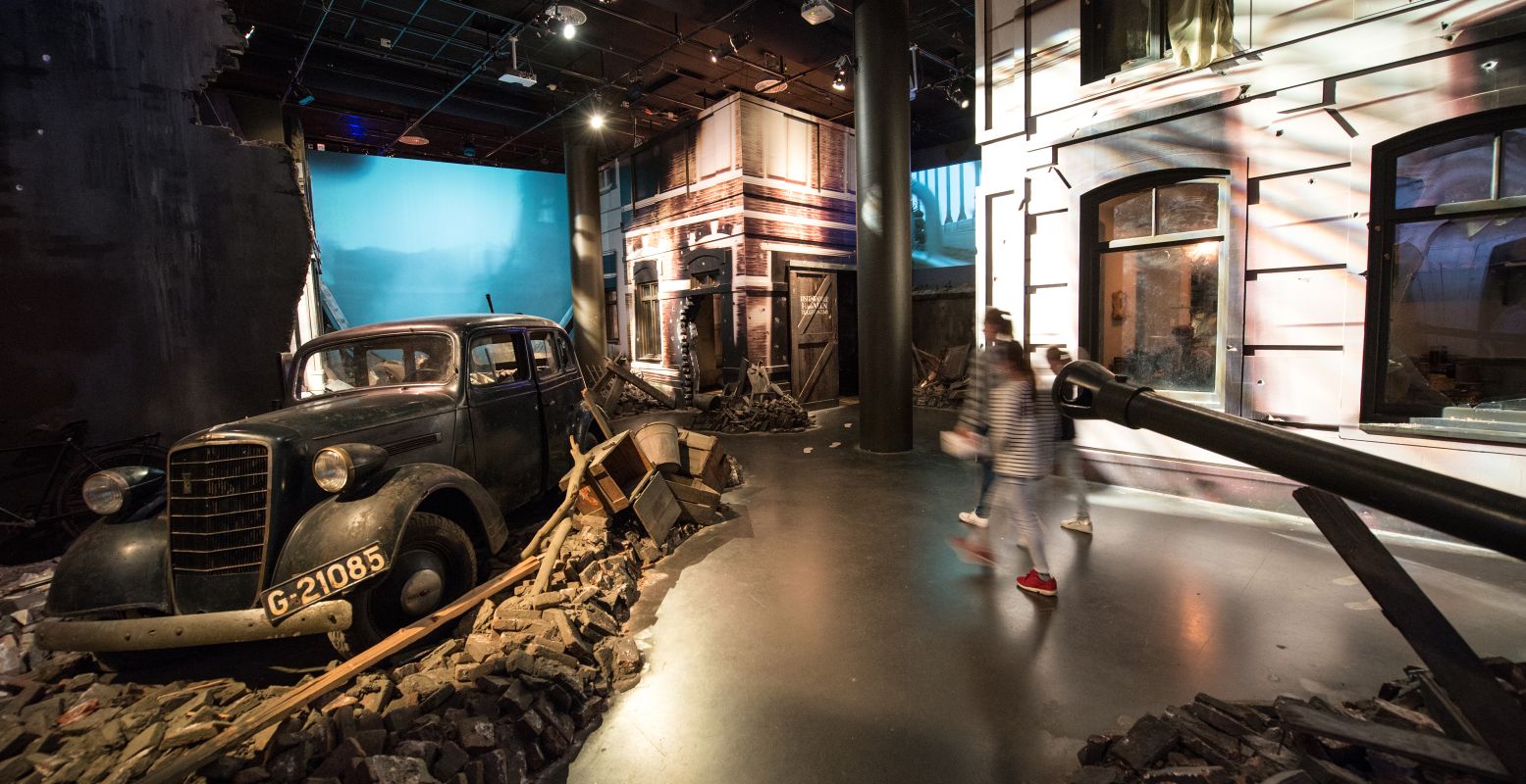 Loop door het Arnhem van 1944. Foto: Airborne Museum © Jimmy Israel