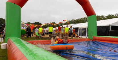 Luidt de zomer in met spellen en een feestje. Foto: Zomerfestival Egmond ©