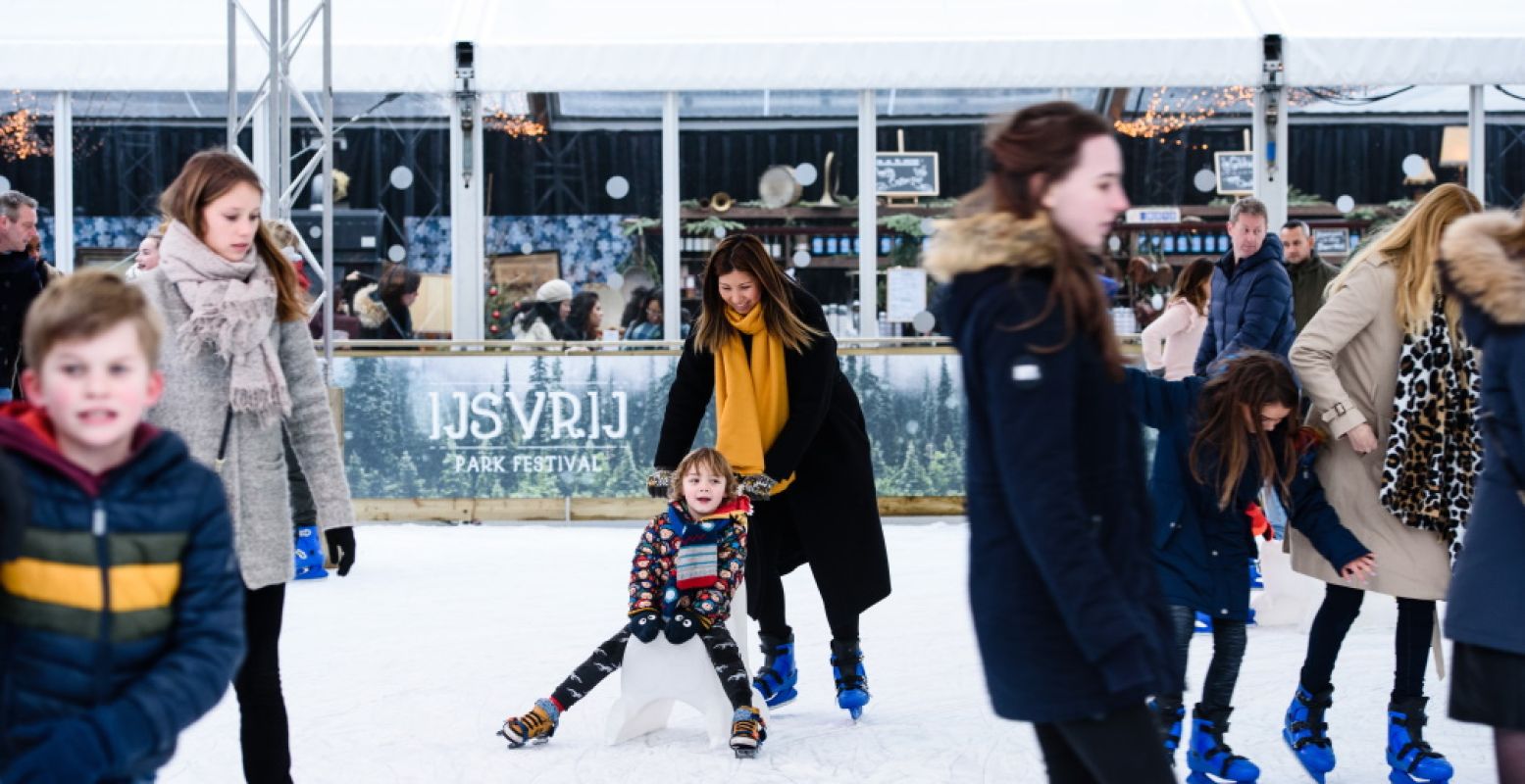De schaatsbaan in Rotterdam is ook open op Nieuwjaarsdag. Foto: Annemarie van der Togt.