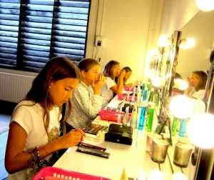 Workshop make-up en beauty bij Coronel Beauty.Zone Huizen Genieten met vriendinnen!