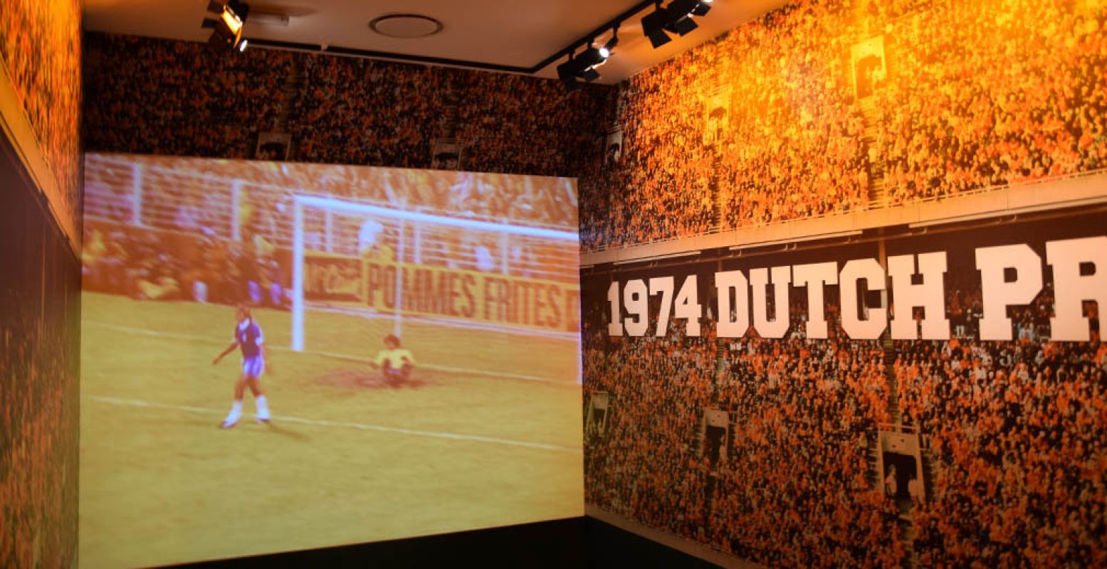 In het Nederlands Openluchtmuseum beleef je de mooiste momenten uit de Nederlandse voetbalgeschiedenis. Foto: redactie DagjeWeg.NL