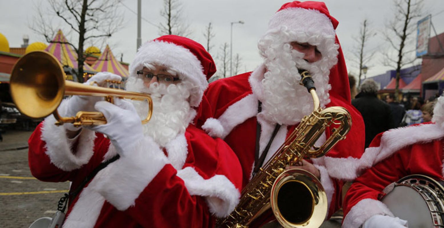 Een gezellig sfeertje tijdens de kerstdagen op De Bazaar Beverwijk.