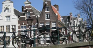 Bewonder Amsterdam vanaf de grachten. Foto: Blue Boat Company