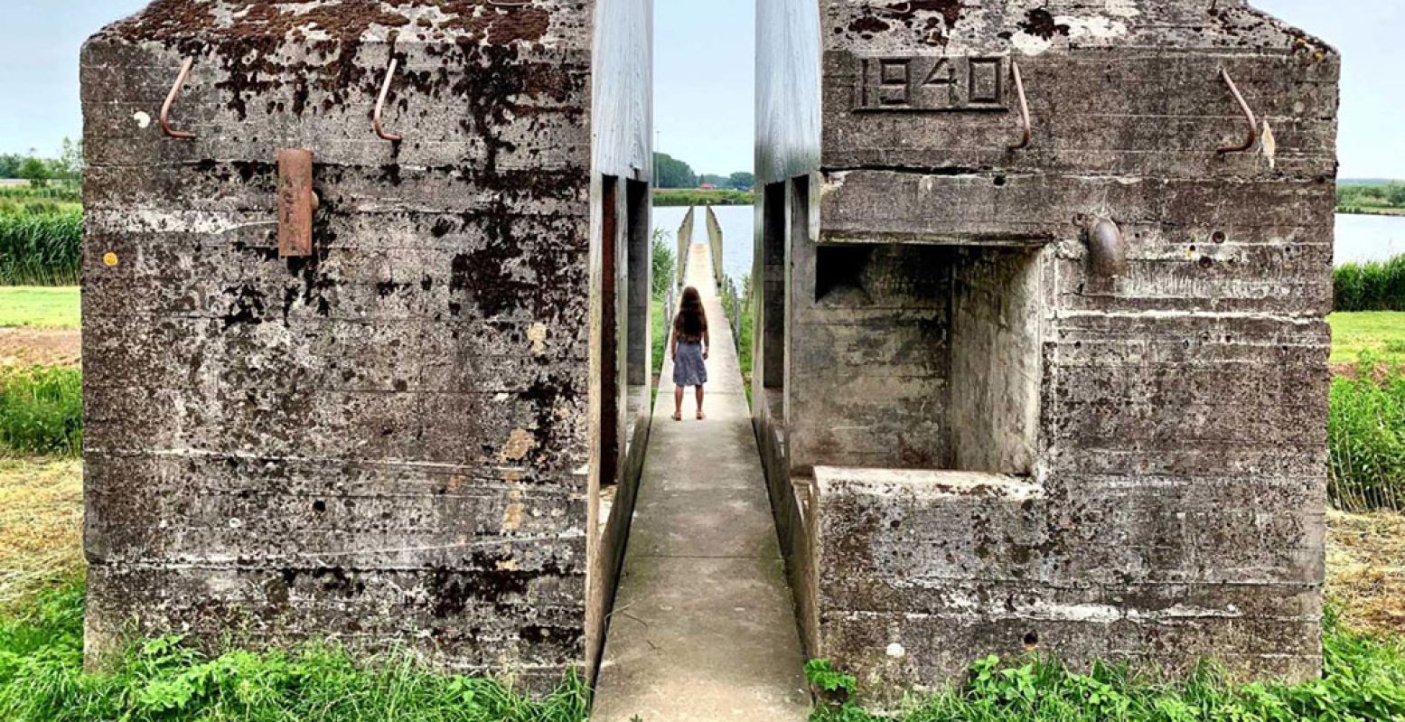 Ontdek de geheime en bijzondere plekken van de forten en de Hollandse Waterlinie, zoals de doorgezaagde bunker in Zijderveld. Foto: Fortenfestival © Nederlandsglorie