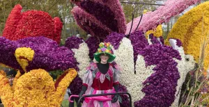 Duizenden bloemen in het Bloemencorso van de Bollenstreek