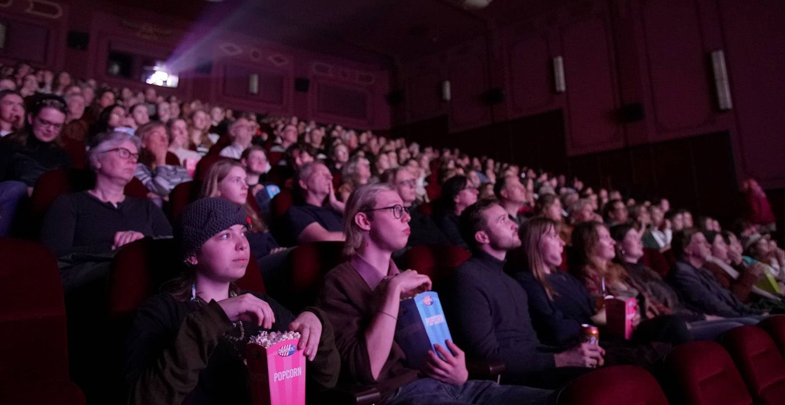 Ademloos kijken naar bijzondere en spannende films. Foto: LIFF © Ralph Schoonenboom