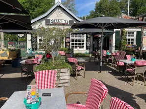 Het grote terras. Foto: Huis ten Bosch Chaam