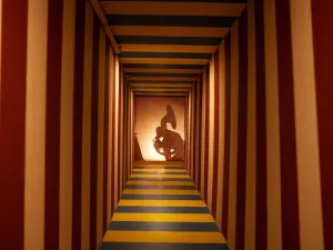 Doloris Meta Maze Ontdek de surrealistische gangen en ruimtes. Foto: Doloris Meta Maze © Karmanoia