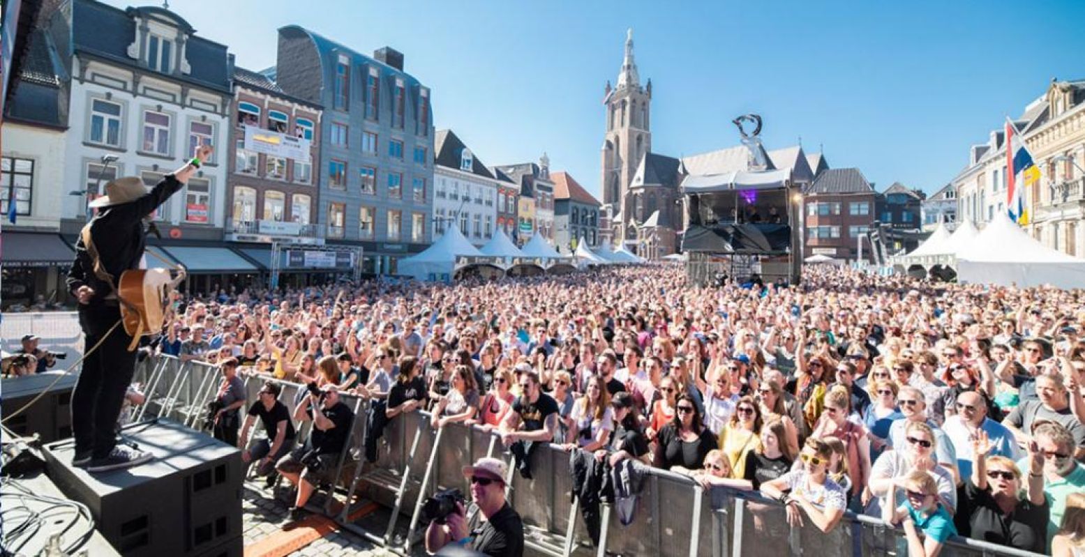 Vier de vrijheid op een van de bevrijdingsfestivals! Foto: Sharik Derksen