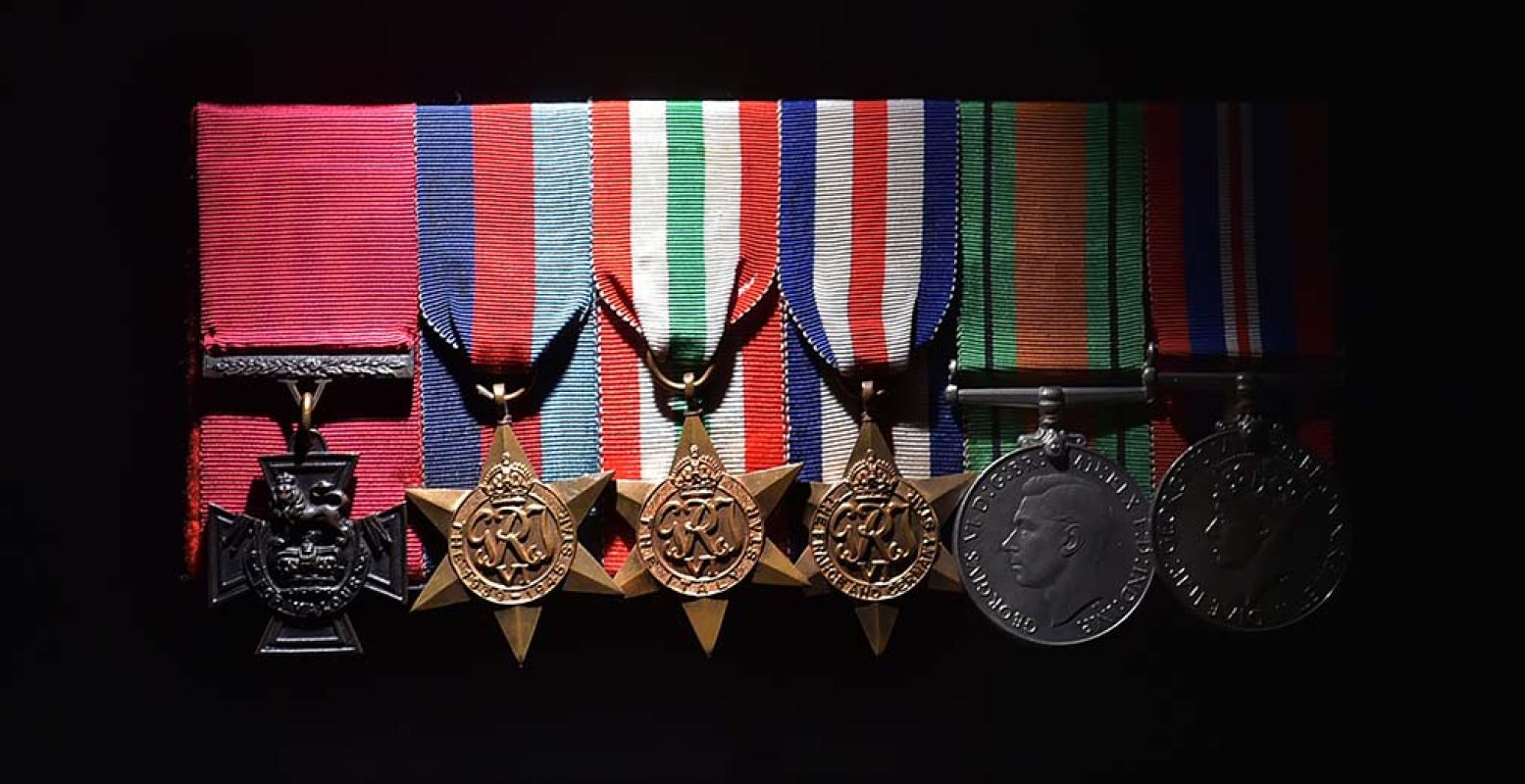 De Victoria Crosses van Arnhem, voor het eerst samen tentoongesteld op één locatie. Foto: Airborne Museum.