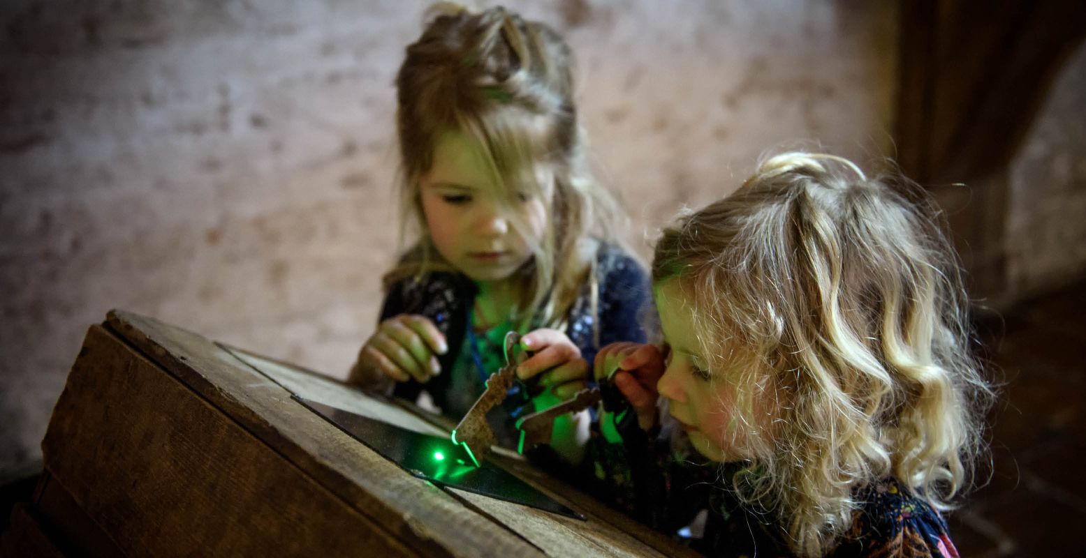 De tentoonstelling Denkend aan water is nog tot en met 5 maart te bezoeken. Foto: Slot Loevestein © Mike Bink