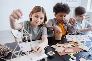 Kindermiddag zomervakantie Hagedoorns Plaatse Foto: Canva