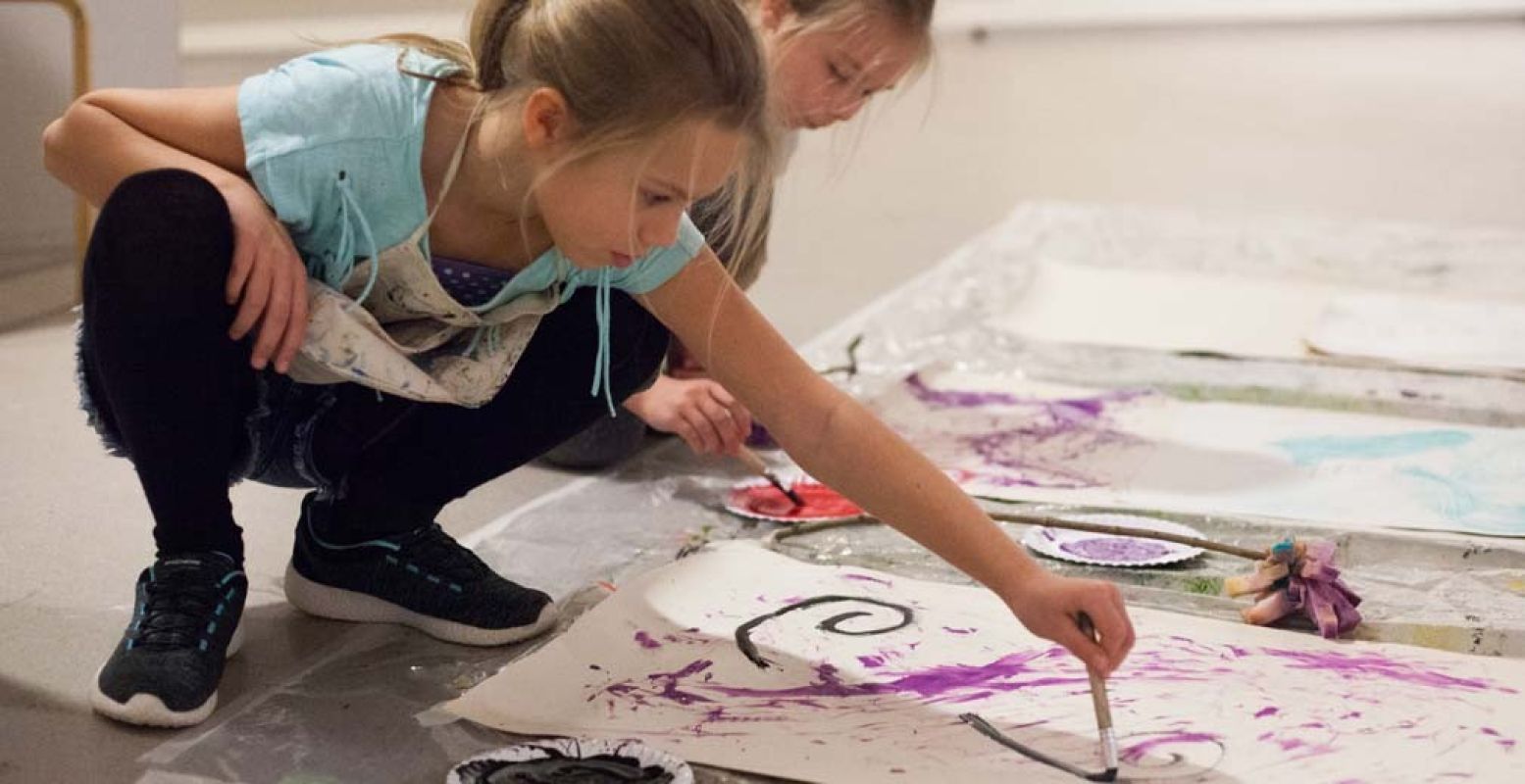 Kids gaan creatief aan de slag. Foto: Cobra Museum