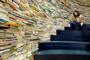 Hossen met je favoriete schrijvers Zoveel boeken... Foto:  Facebook Kinderboekenmuseum .